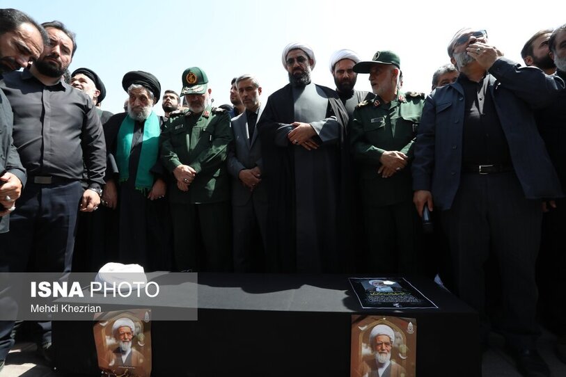 تشییع پیکر آیت الله غیاث‌الدین طه محمدی در همدان