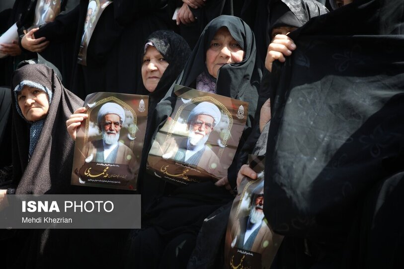 تشییع پیکر آیت الله غیاث‌الدین طه محمدی در همدان