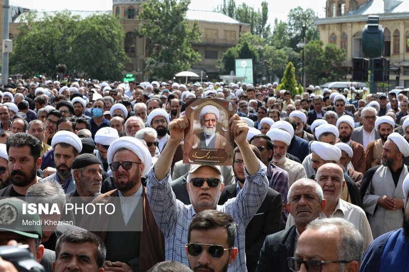 تشییع پیکر آیت الله غیاث‌الدین طه محمدی در همدان